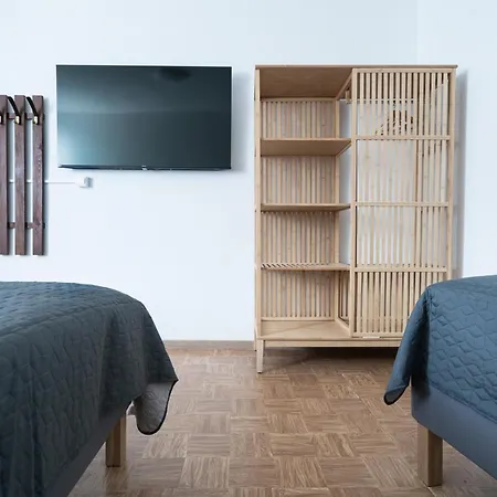 Revliving Hollabrunn - 4 Schlafzimmer - Inklusive Parkplatz *