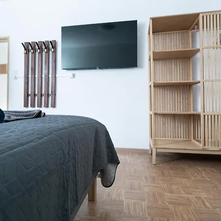 Revliving Hollabrunn - 4 Schlafzimmer Lägenhet