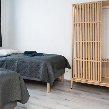 Apartamento Revliving Hollabrunn - 4 Schlafzimmer *