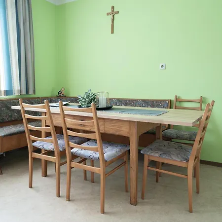 Revliving Hollabrunn - 4 Schlafzimmer Kleinstelzendorf