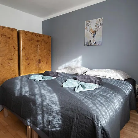Apartamento Revliving Hollabrunn - 4 Schlafzimmer *