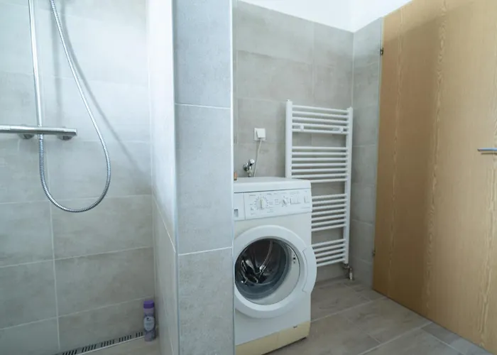 Revliving Hollabrunn - 4 Schlafzimmer Apartment *