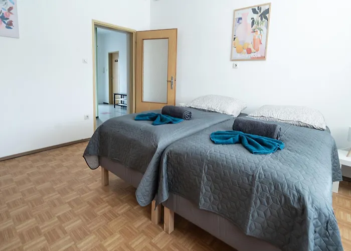 Revliving Hollabrunn - 4 Schlafzimmer Apartment